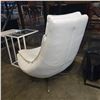 Image 3 : Grand White Leather Swivel Chair - RV: $2900