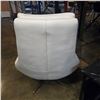 Image 4 : Grand White Leather Swivel Chair - RV: $2900