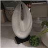 Image 2 : Shelf - White Sculpture, Jars, Vase, Hanging Beads, Display Bowl, Etc.