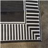 Image 2 : Outdoor Black & White Area Rug - 144x94"