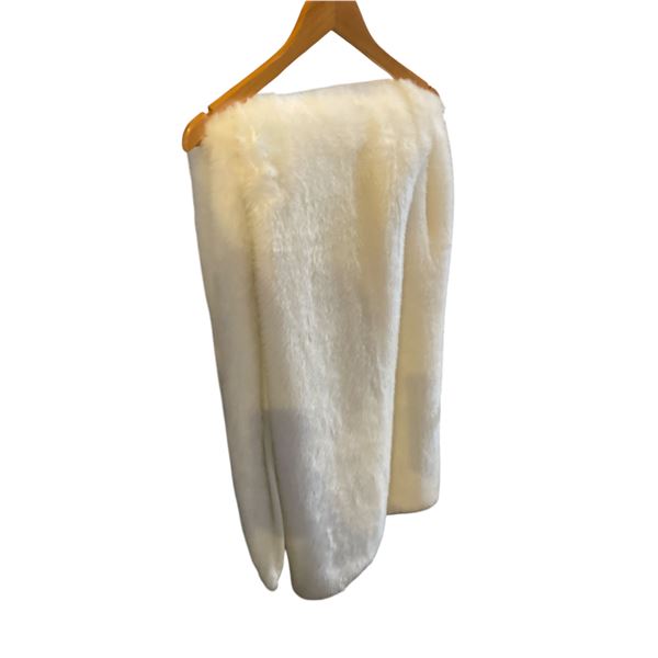 Whit Faux Fur Blanket - 60x84"
