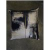 Image 4 : Shelf - x5 Throw Pillows - Black & White Striped, Abstract Design, Blue, Black