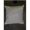 Image 3 : Shelf - x5 Throw Pillows - White, Blue & Venetian Design