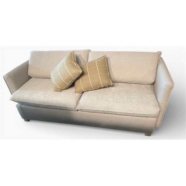 Stylus - BNIB Zinc Queen Bed - RV: $3599 CAD, H38" x W77" x D37"