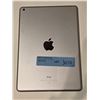 Image 2 : Apple iPad (Model A1822 - works/powers on)