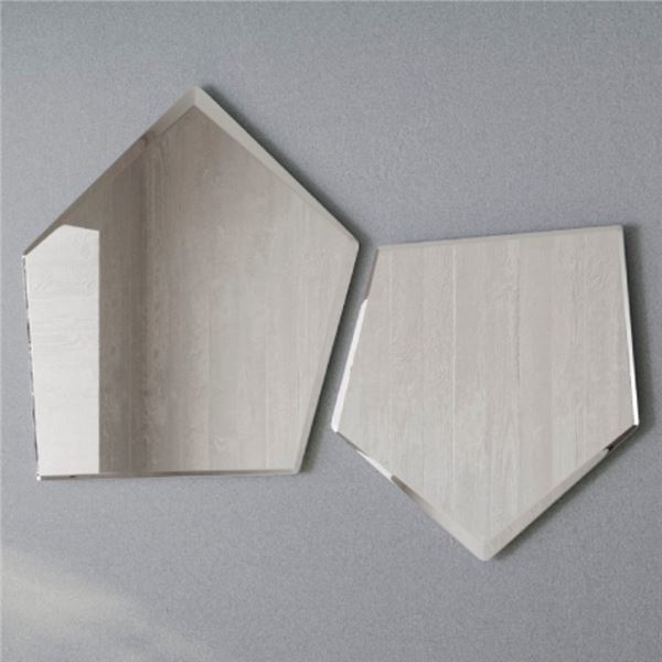 Sandy's - New Mirror - RV: $950 CAD, H41" x W33"