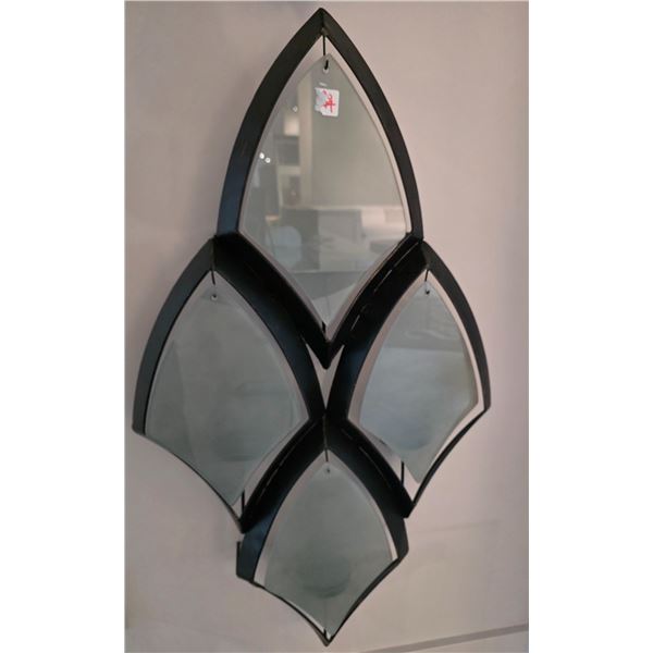 Sandy's - Pair of Leaf-Shaped Wall Decor - RV: $250 CAD, H33" x W19" Each