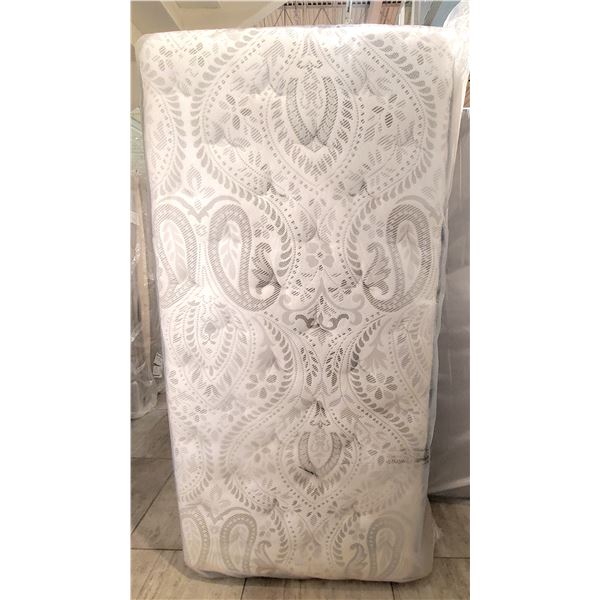 BNIB Kingsdown Twin XL Mattress