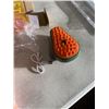 Image 3 : 10 NEW PET SPRAY BRUSHES
