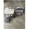 Image 2 : TABLE TOP BAND SAW