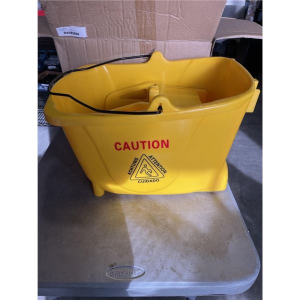 COMMERCIAL MOP BUCKET