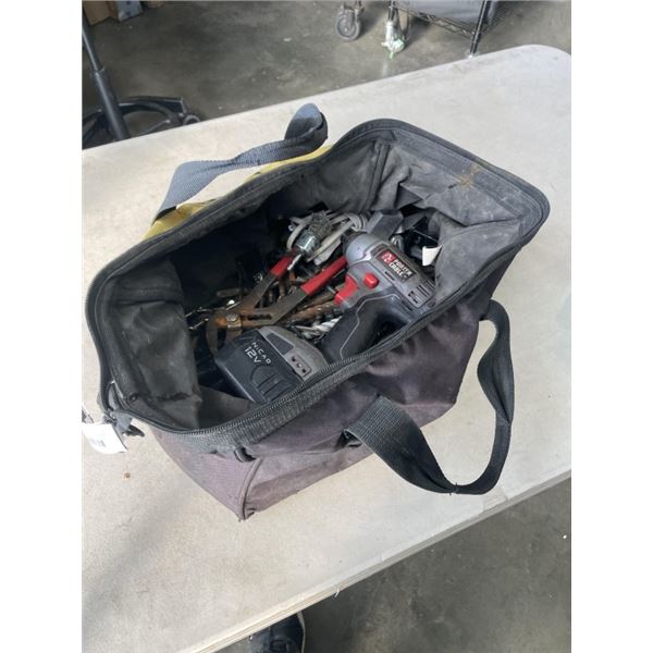 PORTER CABLE DRILL WITH BATTERY AND TOOL BAG OF ASSORTED DRILL  BITS
