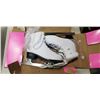 Image 1 : NEW GIRLS SIZE 4 FIGURE SKATES