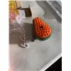 Image 3 : 10 NEW PET SPRAY BRUSHES