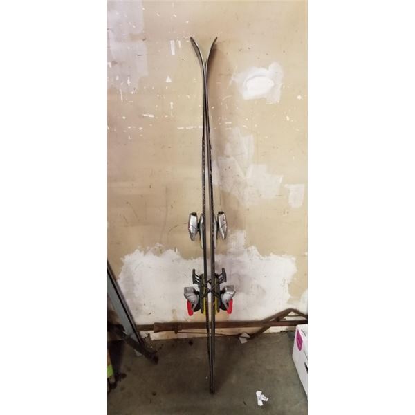 K2 MYSTERY LUV 153CM SKIS WITH SALOMON BINDINGS