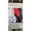 Image 3 : 3 NEW PAIRS OF SIZE 6 BOOTS
