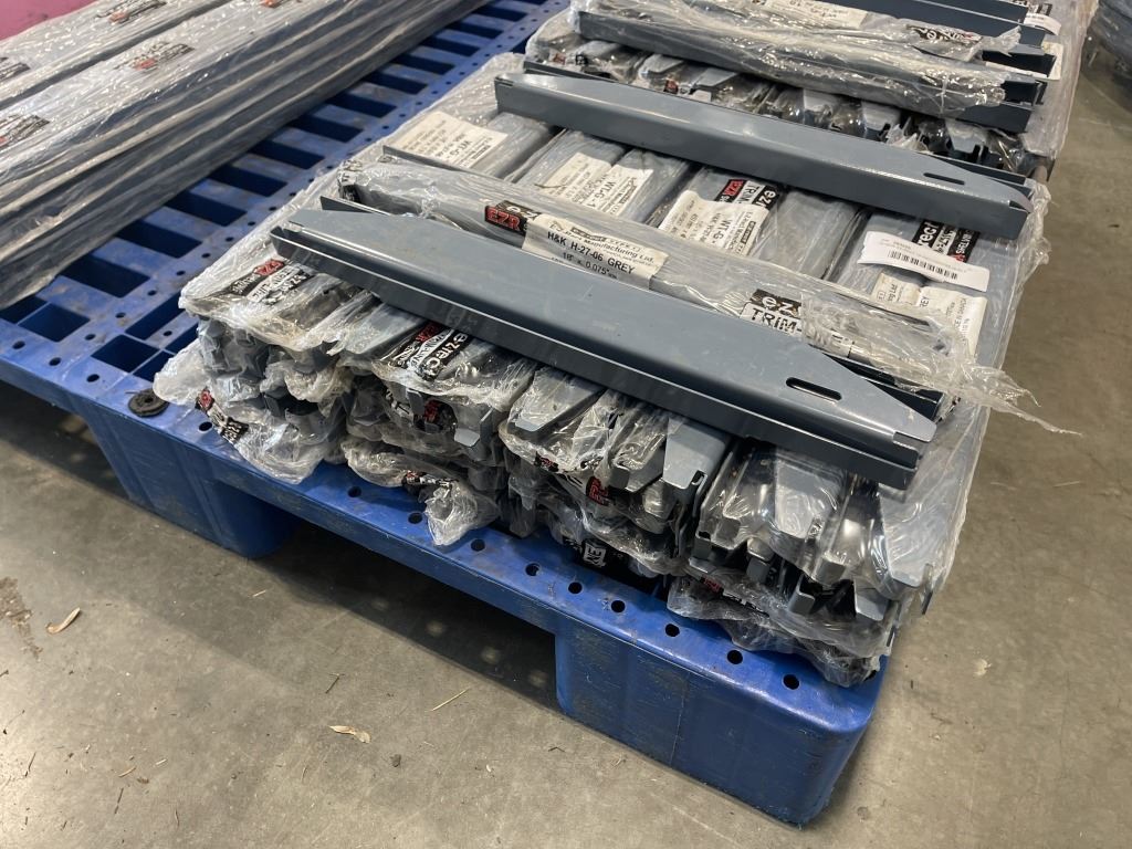 70 NEW EZ-RECT 18 INCH CENTRE SHELF SUPPORTS