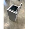 Image 4 : COMMERCIAL GARBAGE BIN WITH DOOR