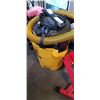 Image 2 : DEWALT SHOP VAC WITH HOSE, WORKING
