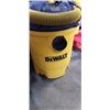Image 3 : DEWALT SHOP VAC WITH HOSE, WORKING