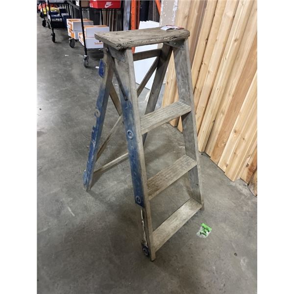 3FT WOOD STEP LADDER