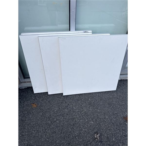 4 28X28 WHITE TABLE TOPS