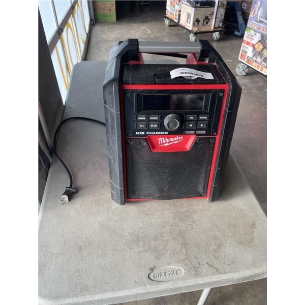 MILWAUKEE M18 JOBSITE RADIO, TESTED WORKING