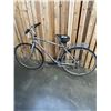 Image 1 : GREY ROCKY MOUNTAIN BIKE