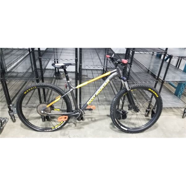 BLACK ROCKY MOUNTAIN BIKE