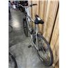 Image 3 : BLACK/ GREY TREK BIKE