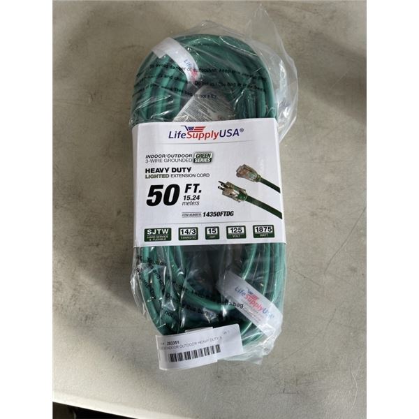 NEW INDOOR OUTDOOR HEAVY DUTY 3 WIRE LIGHTED 50FT EXTENSION CORD, 14AWG, GREEN
