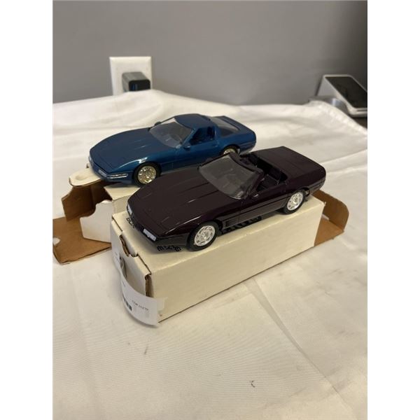 2 MODEL CARS