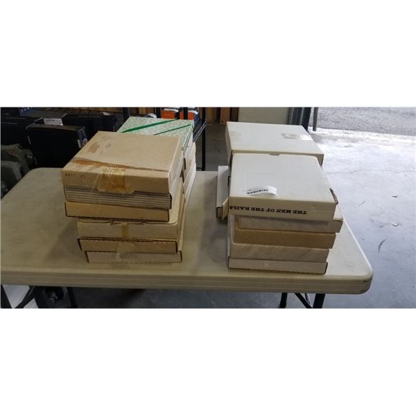 21 VINTAGE COLLECTIBLE COLLECTOR PLATES