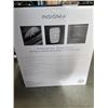 Image 3 : INSIGNIA 6 SHEET PAPER SHREDDER WORKING
