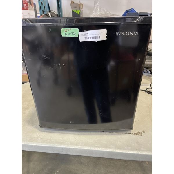 INSIGNIA COUNTERTOP REFRIGERATOR WORKING