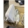 Image 5 : 2 APPLE AIRPORT AND APPLE TV, UNTESTED
