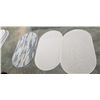 Image 1 : 3 AS NEW 48 INCH OVAL FLOOR MATTS