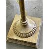 Image 3 : DECORTIVE FLOOR LAMP