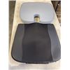 Image 2 : 2 MEMORY FOAM SEAT CUSHIONS