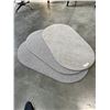Image 3 : 3 AS NEW 48 INCH OVAL FLOOR MATTS