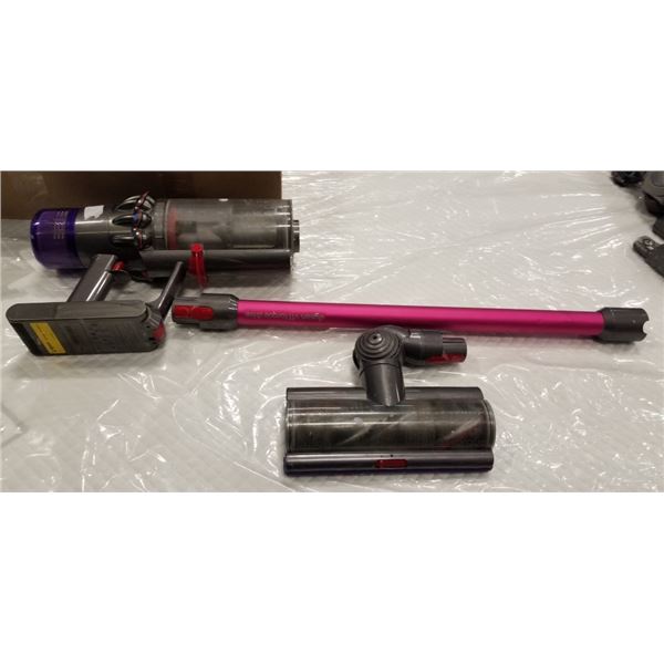 DYSON V11 TORQUE DRIVE CORDLESS STICK VACUUM - TESTED WORKING, RETAIL $849