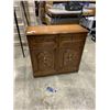 Image 1 : 2 DOOR HALL CABINET
