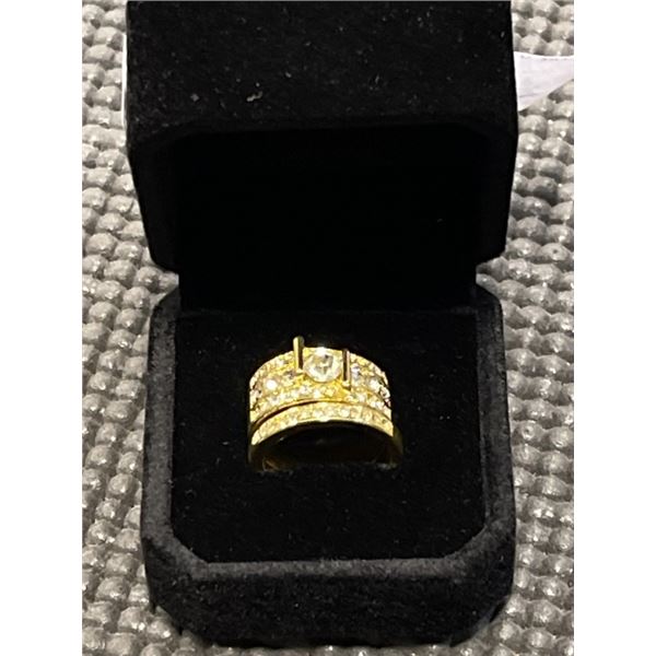 NEW 14K GOLD PLATED 0.5CT SIMULATED DIAMOND (CZ) RING SET, SIZE 7