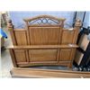 Image 4 : WOOD QUEENSIZE BEDFRAME W/ BOX SPRING