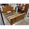 Image 6 : WOOD QUEENSIZE BEDFRAME W/ BOX SPRING