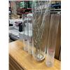 Image 3 : 4 GLASS FLOOR VASES