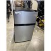 Image 1 : INSIGNIA 3 CUBIC FOOT REFRIGERATOR FREEZER IS WORKING FRIDGE UNTESTED