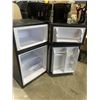 Image 2 : INSIGNIA 3 CUBIC FOOT REFRIGERATOR FREEZER IS WORKING FRIDGE UNTESTED