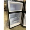 Image 3 : INSIGNIA 3 CUBIC FOOT REFRIGERATOR FREEZER IS WORKING FRIDGE UNTESTED