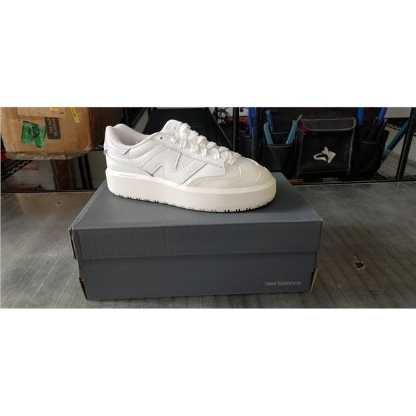 NEW PAIR OF NEW BALANCE CT302 WHITE PURPLE SHOES SIZE WOMENS 7, MENS 5.5